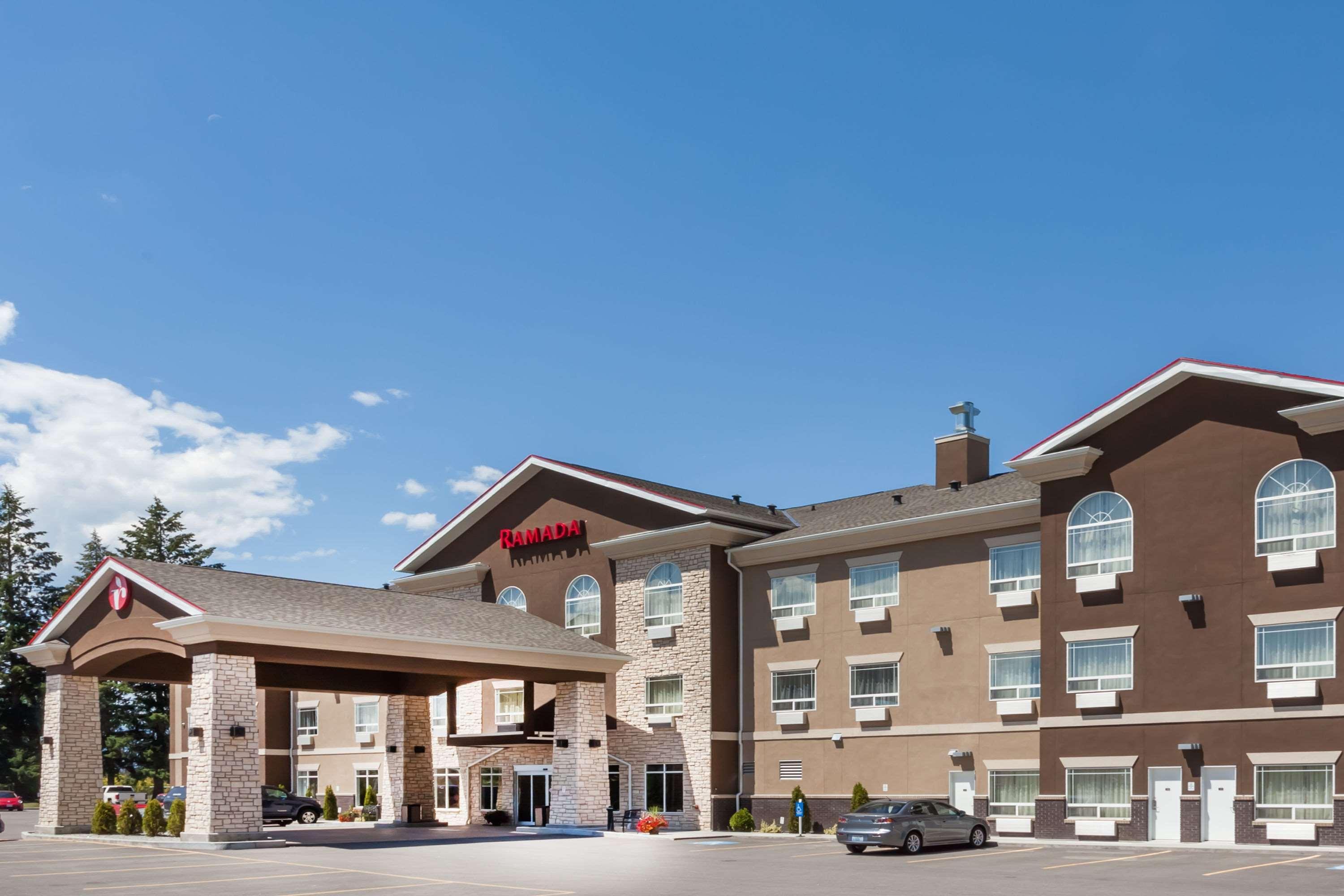 Hotel Ramada By Wyndham Creston Zewnętrze zdjęcie