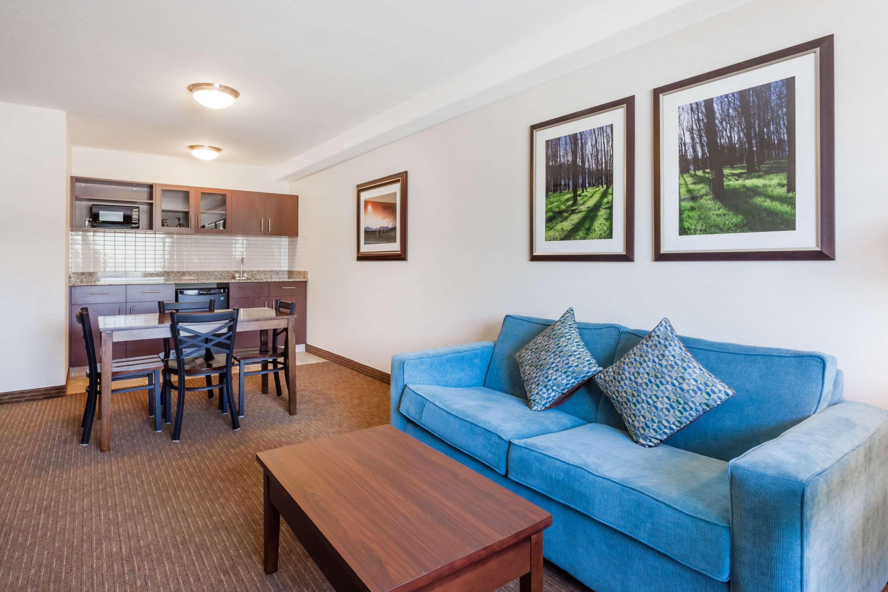 Hotel Ramada By Wyndham Creston Zewnętrze zdjęcie
